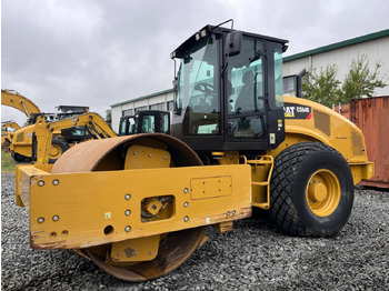 Compactor CATERPILLAR CS64B