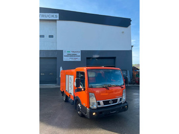 Vacuum truck NISSAN