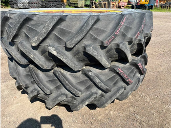 Tire JOHN DEERE