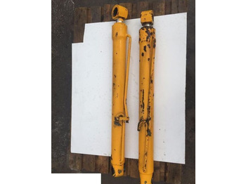 Hydraulic cylinder JCB