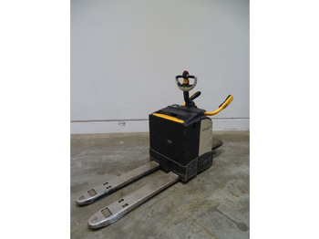 Pallet truck CROWN