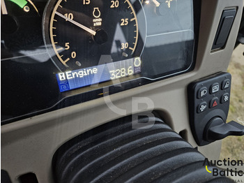 Farm tractor John Deere 4066 R: picture 5 Farm tractor John Deere 4066 R: picture 5