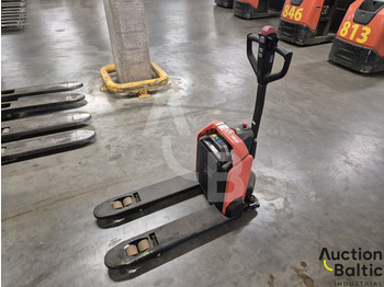 Order picker TOYOTA