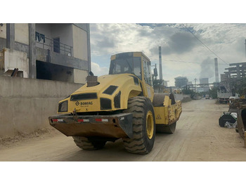 Roller BOMAG BW226: picture 5