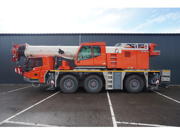 Crane truck