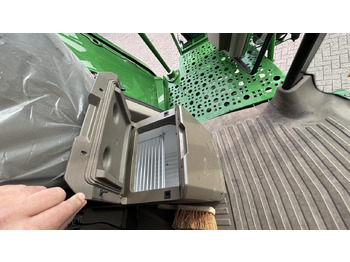 New Combine harvester John Deere MÄHDRESCHER T5700 MY25: picture 3 New Combine harvester John Deere MÄHDRESCHER T5700 MY25: picture 3