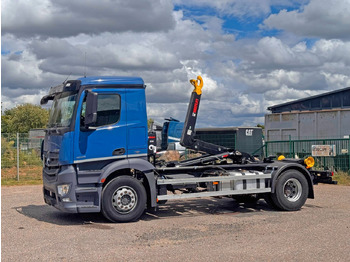 Hook lift truck MERCEDES-BENZ