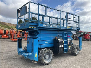 Scissor lift GENIE