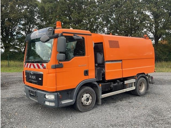 Road sweeper MAN TGL 12.220