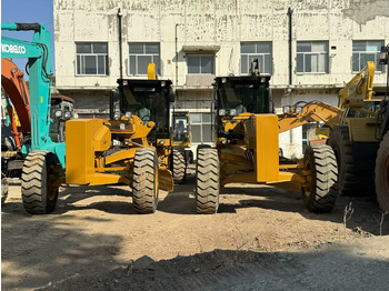 Grader CATERPILLAR 140K