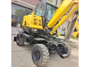 Wheel excavator HYUNDAI