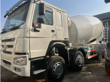 Concrete mixer truck SINOTRUK HOWO