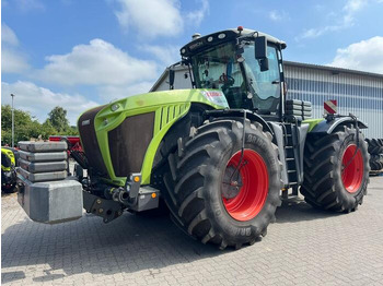 Farm tractor CLAAS Xerion 5000