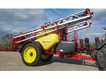 Trailed sprayer KVERNELAND