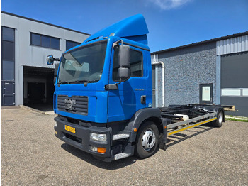 Container transporter/ Swap body truck MAN TGM 15.240