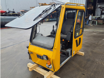Cab for Mobile crane Grove GMK 3050 operators cab: picture 5