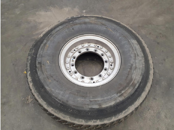 Wheel and tire package GROVE