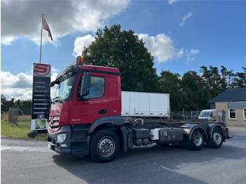 Skip loader truck MERCEDES-BENZ Antos 2543