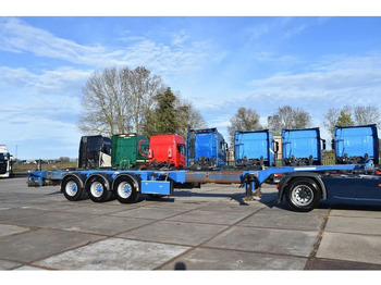 Container transporter/ Swap body semi-trailer D-TEC
