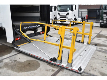 Box truck Volvo FL 280 4x2 + BOX - 163 TKM - AIRCO - DOUBLE CARGOFLOOR - ELEVATOR - REMOTE CONTROL - CAMERA -: picture 4