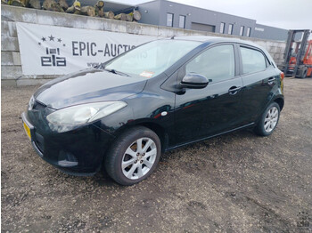 Car Mazda 2 1.3i S: picture 1