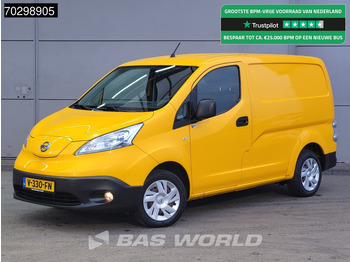 Small van NISSAN NV200