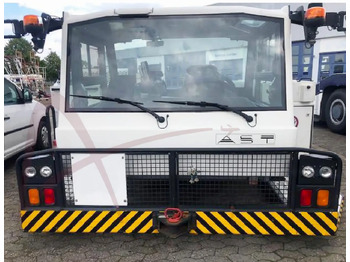 Pushback tractor GOLDHOFER AST-2F 400: picture 3 Pushback tractor GOLDHOFER AST-2F 400: picture 3