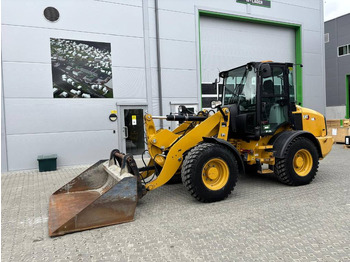 Wheel loader CATERPILLAR 908M