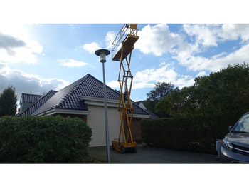 Scissor lift HAULOTTE Compact 8