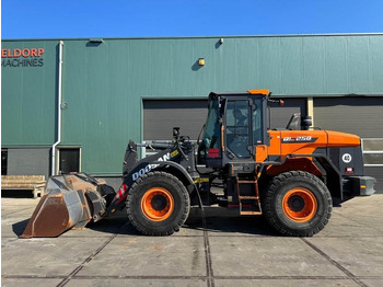 Wheel loader DOOSAN DL250