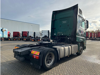 Tractor unit Mercedes-Benz Actros 1845 Bigspace: picture 4