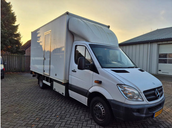Closed box van MERCEDES-BENZ