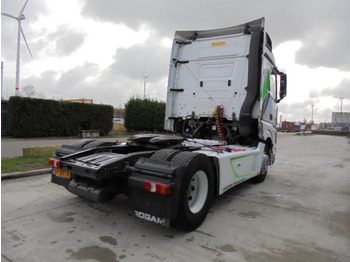 Tractor unit Mercedes-Benz Actros 1842 LS EUR6: picture 4