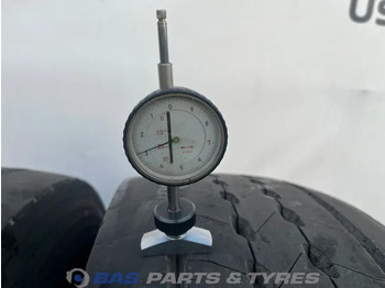 Tire for Truck Goodyear Goodyear 315/70R22.5 Kmax S HL G2 156/150 M+S 3PMSF gebruikte set: picture 3