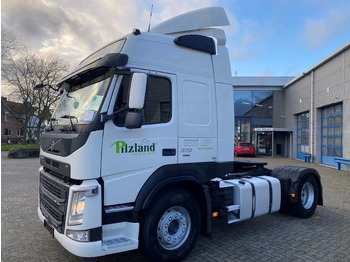 Tractor unit VOLVO FM11 370