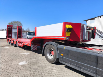 Low loader semi-trailer