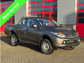 Pickup truck MITSUBISHI L200