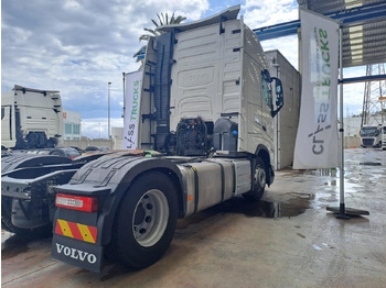 Tractor unit Volvo FH 460 Globetrotter XL Varios i-Save: picture 3