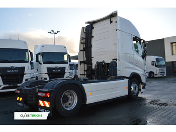 Tractor unit Volvo FH 460 Globetrotter XL i-Save Side Skirts: picture 4