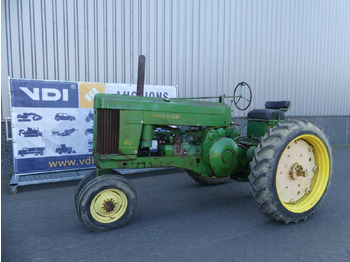 Farm tractor JOHN DEERE