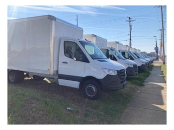 Closed box van MERCEDES-BENZ Sprinter: picture 1