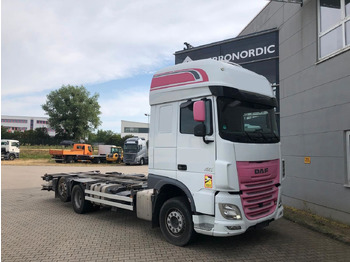 Container transporter/ Swap body truck DAF XF 460