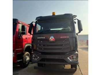 Tractor unit SINOTRUK HOWO