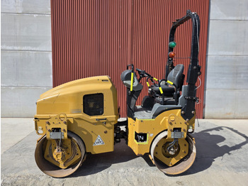 Roller CATERPILLAR CB24B