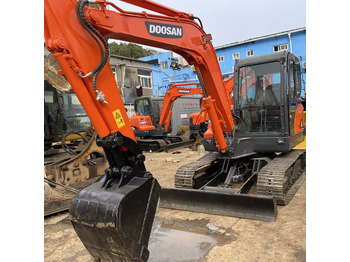 Crawler excavator DOOSAN DX225