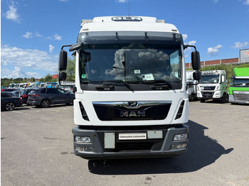 Curtainsider truck MAN TGM 15.290
