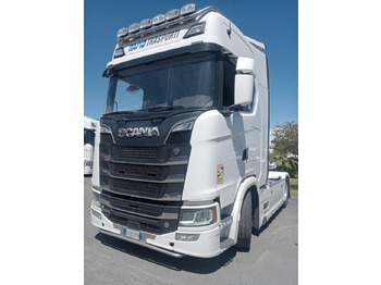Tractor unit SCANIA S 520