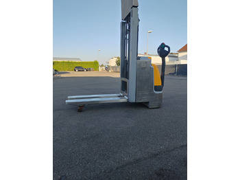 Jungheinrich EJC 112z/ remote control/ acid protect/ initial/ 511h leasing Jungheinrich EJC 112z/ remote control/ acid protect/ initial/ 511h: picture 4