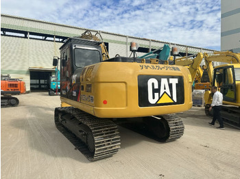 Crawler excavator CAT 320D: picture 3