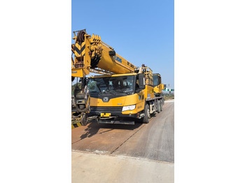 Mobile crane XCMG